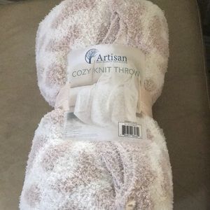 New Artisan cozy knit leopard Throw